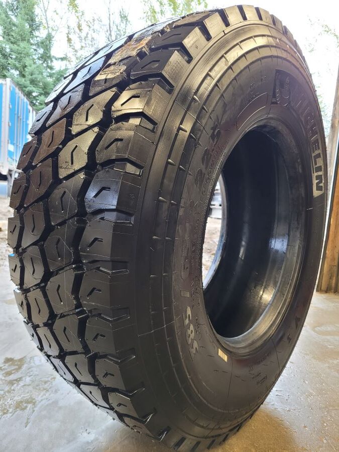 385/65R22.5 Tires